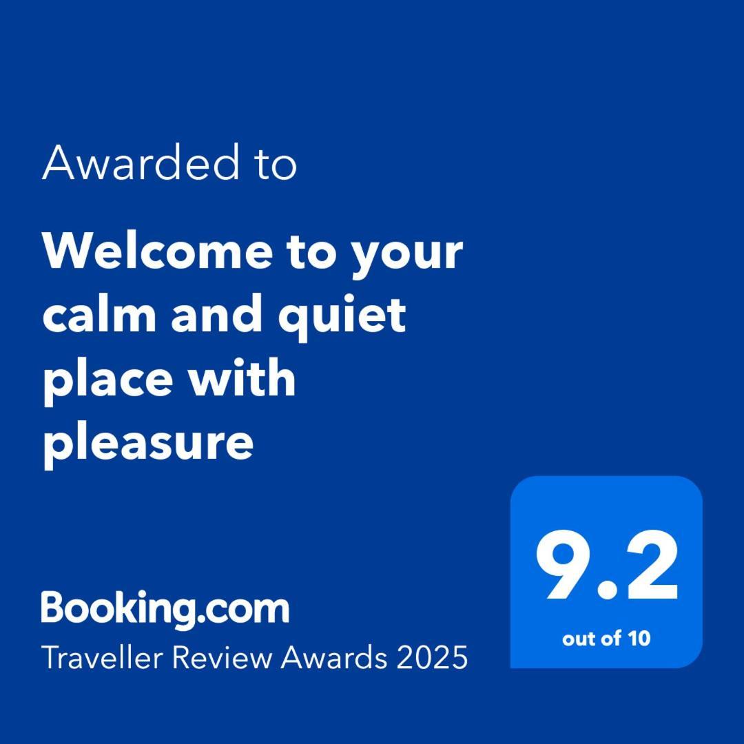 Welcome To Your Calm And Quiet Place With Pleasure *